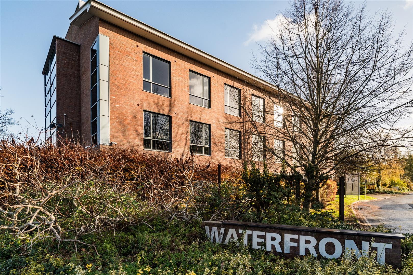 Sheila House Waterfront, Fleet